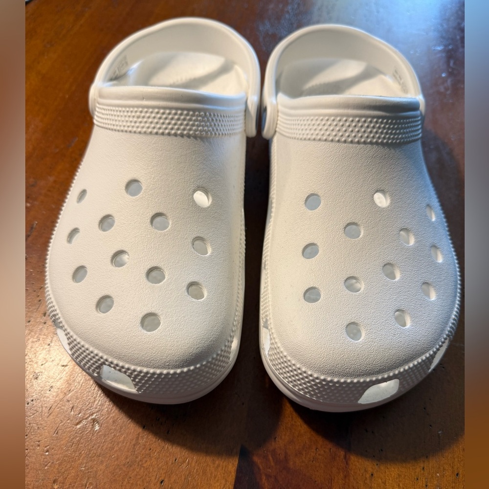 Mens Classic Crocs ~ Size 10 ~NWOT